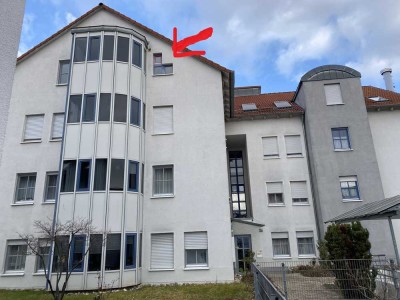 Attraktive Dachgeschoßwohnung  2 1/2 Zimmer, Loggia und EBK, direkt am S-Bahnhof Beutelsbach
