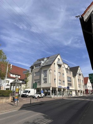 IHR REPRÄSENTATIVES ZU HAUSE - 1-ZIMMER-PENTHOUSE-WOHNUNG MIT  3 BALKONEN MITTEN IN ECHTERDINGEN