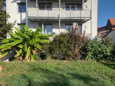Helle 2-Zimmerwohnung mit grüner Oase ab 01.11.25 zu vermieten