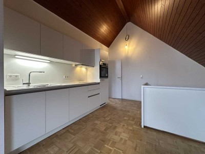 Frisch renovierte Maisonette-Wohnung mit EBK und Stellplatz