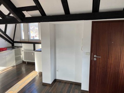 Helle Dachgeschoss-Wohnung in Oberesslingen