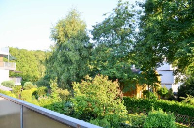 REFRATH: Sonnendurchflutete moderne 3 Zimmer Wohnung mit großem Balkon direkt am Waldrand