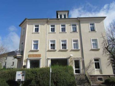 HELLE SINGLE WOHNUNG MIT SEPARATER WOHNKÜCHE!