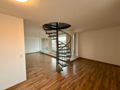 3-Zimmer-Maisonettewohnung mit Balkon, EBK und Fahrstuhl – ab 01.12. verfügbar