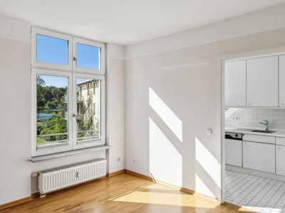 Wasserblick in Potsdam! 2-Zi.-Wohnung mit Balkon, Stellplatz, Keller und ca. 17 m² Hobbyraum