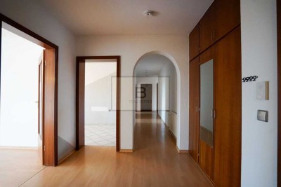 Helle 3,5-Zimmer-Wohnung mit Balkon und Garagenplatz in Mutterstadt