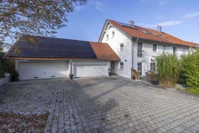 Traumhafte Doppelhaushälfte mit vielfältigen Nutzungsmöglichkeiten zu verkaufen!