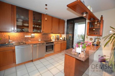 5815: Erkrath Unterfeldhaus! Sonnige 3-Zimmerwohnung mit Aufzug und zwei Loggien!