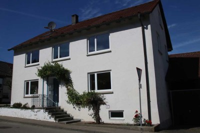 Einfamilienhaus oder Mehrgenerationenhaus mit 5 Zimmern und Stellplatz in Auernheim