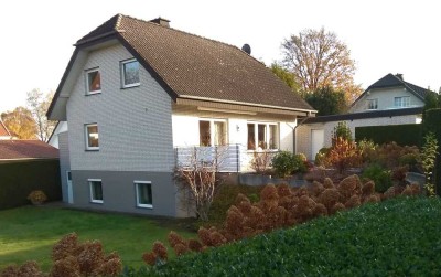 Liebevoll gepflegtes Einfamilienhaus mit 6 Zimmern, Garten,Doppelgarage & möglicher Einliegerwohnung