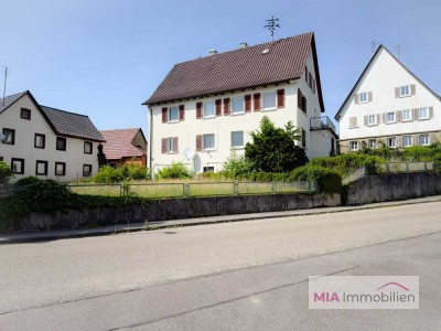 Charmantes, renovierungsbedürftiges Einfamilienhaus mit großem Grundstück und Werkstatt