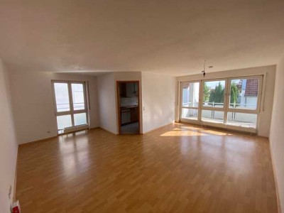 Sonnige 3-Zimmer-Wohnung mit Balkon und EBK in Großsachsenheim
