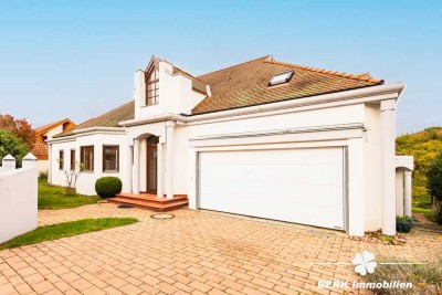 BERK Immobilien - Freistehendes Architektenhaus in bester  Lage mit Panoramablick