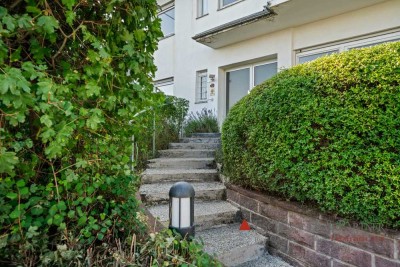 Sanierungsbedüftiges Juwel mit angesagter Split-Level-Bauweise und großem Garten in Bestlage