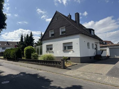 Geräumiges 6-Zimmer Haus in Köln-Wahn auf großem Erbpachtgrundstück