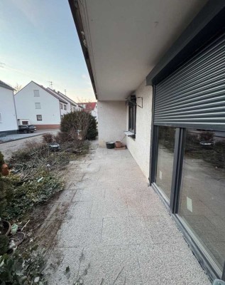 Exklusive, sanierte 2,5-Zimmer-Erdgeschosswohnung mit gehobener Innenausstattung mit EBK in Leonberg