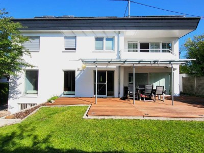 Exklusives Ein-/Zweifamilienhaus Luxus & Privatsphäre pur