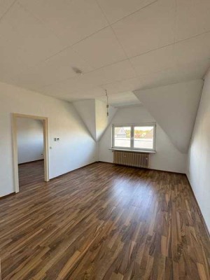 ***NETTE MIETER GESUCHT - SCHÖNE 2 ZIMMER WOHNUNG***