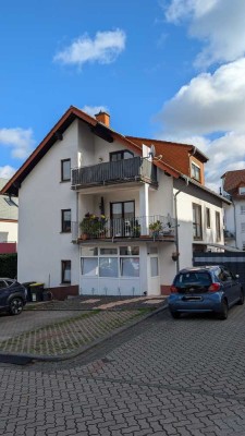 3-Zimmer-Dachgeschosswohnung mit Balkon und Terrasse in Nackenheim