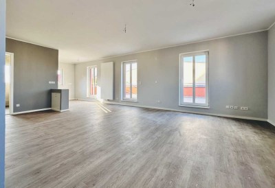 *I*  Großzügige Wohnung mit Dachterrasse und flexiblem Grundriss, 3 bis 4 Zimmer in Stadtfeld