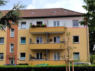 Single-Wohnung mit Balkon (2. Obergeschoß) in Essen Stadtwald. Totalsanierung 2019.