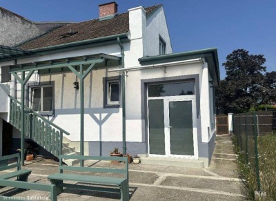 GROSSZÜGIGES WOHLFÜHLHAUS MIT EINLEGERWOHNUNG! Großer Balkon und herrlicher Grünblick!