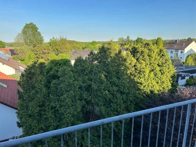 Von privat Dachgeschoßwohnung mit sichtbarem Gebälk auf dem Hexenberg, Dietzenbach, zu vermieten