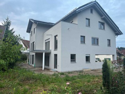 Erstbezug: Sonnige 3-Zi-Wohnung mit großer Dachterrasse