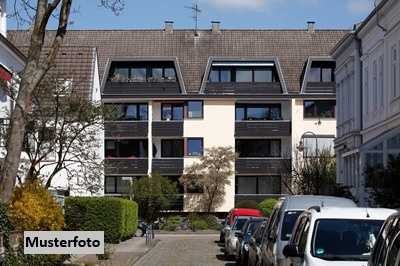 Kapitalanlage + Dreifamilienhaus mit Garage in ruhiger Lage +