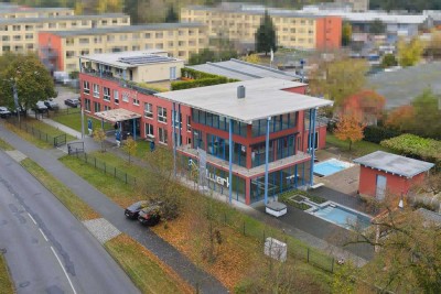 Vielseitiges Wohn- und Geschäftshaus mit großem Nutzungspotenzial in Hennigsdorf