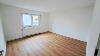 Charmante 3-Zimmer-Wohnung mit Balkon – frisch saniert und bezugsfertig!