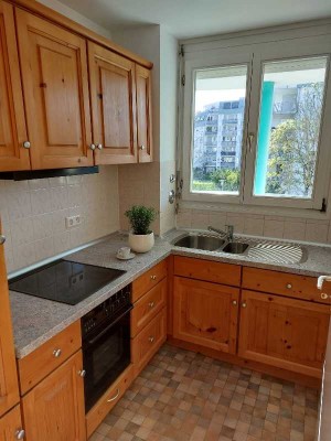 Stilvolle, vollständig renovierte 2-Zimmer-Wohnung mit geh. Innenausstattung mit EBK in Waiblingen