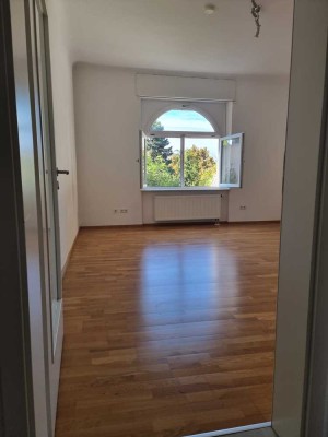 Provisionsfrei: Offenburg, kernsaniert mit Südbalkon ruhiger Blick ins Grün, 4 Min. zum ICE-Bahnhof