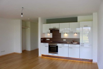 Wohnen am Kurpark in Bernau: Exklusive 1-Raum-Wohnung mit luxuriöser Innenausstattung mit EBK