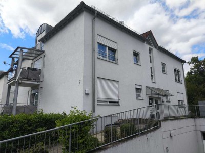 Freundliche 2-Zimmer-DG-Wohnung am Rande von Plattenwald