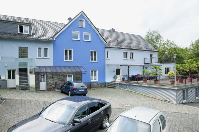 Große Wohnung mit Garage und riesiger Terrasse