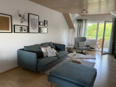Sehr schöne 2,5-Zimmer-Dachgeschosswohnung mit Balkon und EBK in Weilheim an der Teck