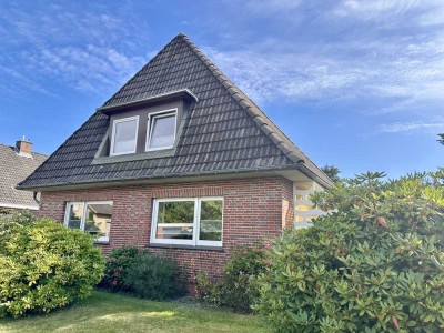 Wohnen & Wohlfühlen: Charmantes Einfamilienhaus mit Garten in Heide zu vermieten