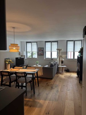 Neuwertige Wohnung mit zweieinhalb Zimmern sowie Balkon und EBK in Konstanz