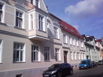 ### schöne 3-Raum Wohnung, Zentrum Golßen, 300 Meter zum Einkaufen und Bäcker ###