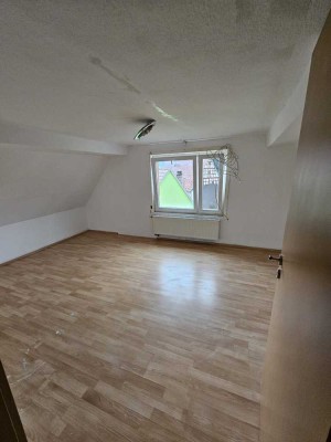 850 € - 120 m² - 5.0 Zi.