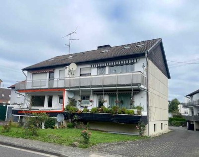 Zentral gelegene 2-Zimmer-Wohnung auf Hochparterre mit Balkon  und  Stellplatz in Hennef