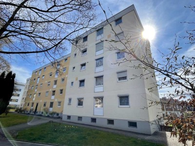 Modernisierungsbedürftige, funktionelle 3-Zimmer-Wohnung mit Balkon und KFZ-Stellplatz