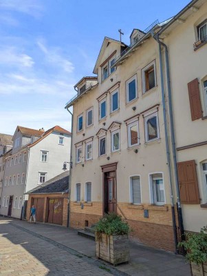 Top-Investment in Marburg: Studentenwohnheim + Bauland zu verkaufen