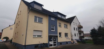 2 Zimmerwohnung, Küche, Bad in gepflegtem MFH von privat