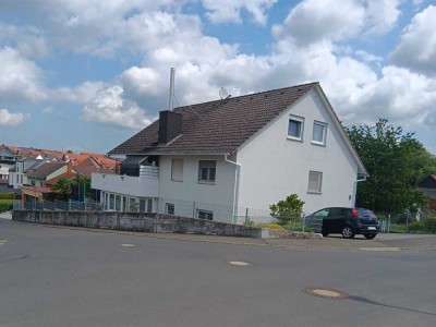 Gemütliche Dachgeschosswohnung mit Weitblick & Balkon
