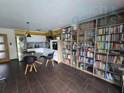 Lichtdurchflutete Maisonette mit Terrasse, Garten &amp; Kamin – 7 Min zum See
