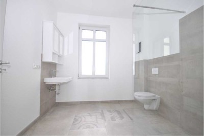 Komfort Duschbad mit modernisierten 2 Zimmer und Balkon