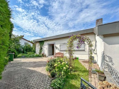 Raum für Generationen – Großes Zweifamilienhaus mit Weitblick und Entwicklungspotenzial