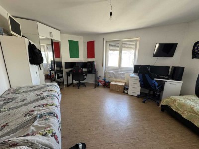!!! 4-Zimmer-Wohnung !!! WBS für mind. 100 m² erforderlich !!!